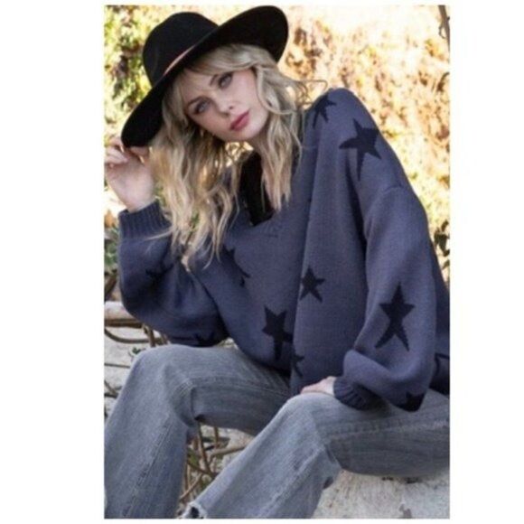 𝅺long Sleeve V-Neck Sweater with Star Detail - Picture 5 of 12